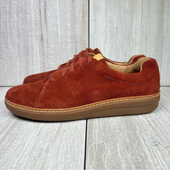 Clarks Shoes - Clarks Amberlee Crest Rust Maroon Suede Classic Sneaker Lace Shoe Womens Size 9